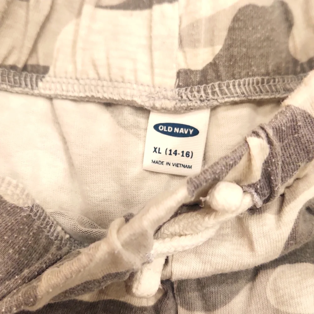 Old Navy Shorts size XL 14-16